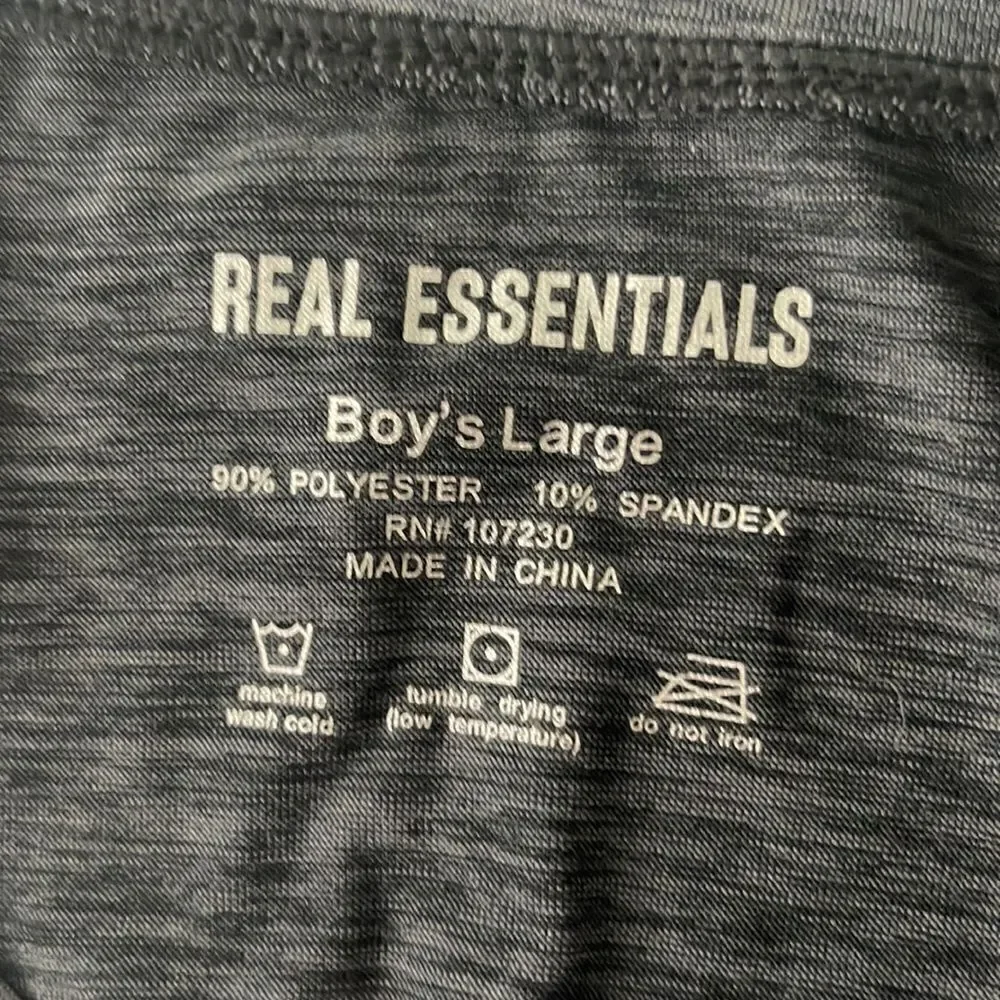 🌟3/20 NWOT Real Essentials athletic shirt.  Size Boys Large.